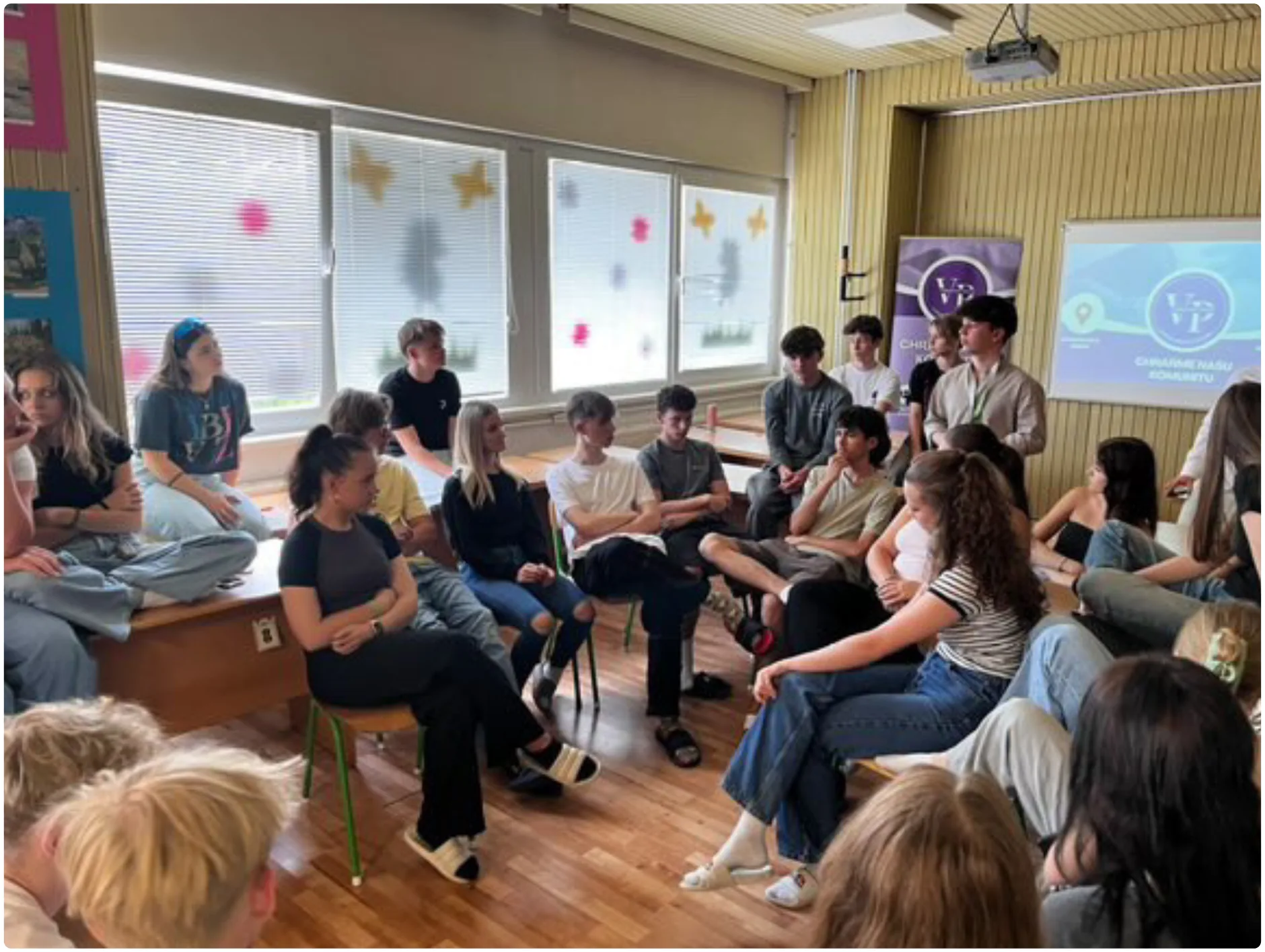 Interaktívna prednáška Verejnosť Proti so študentmi v triede